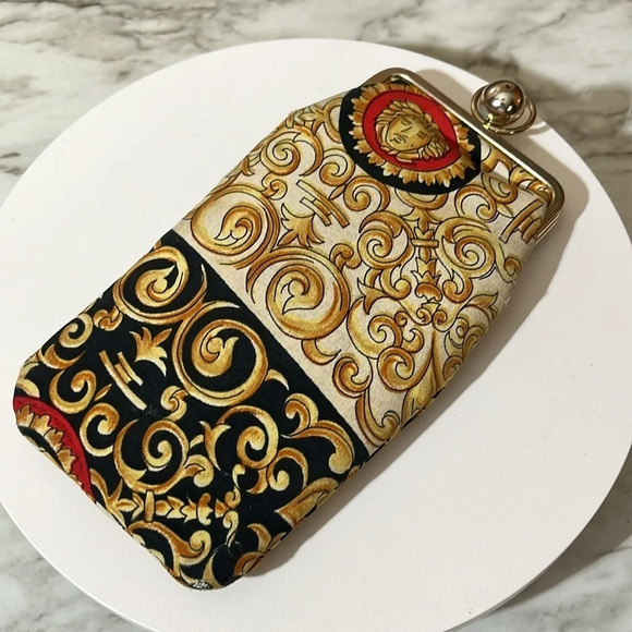 VERSACE VINTAGE UNISEX SUNGLASSES WITH CASE - Picture 13 of 17